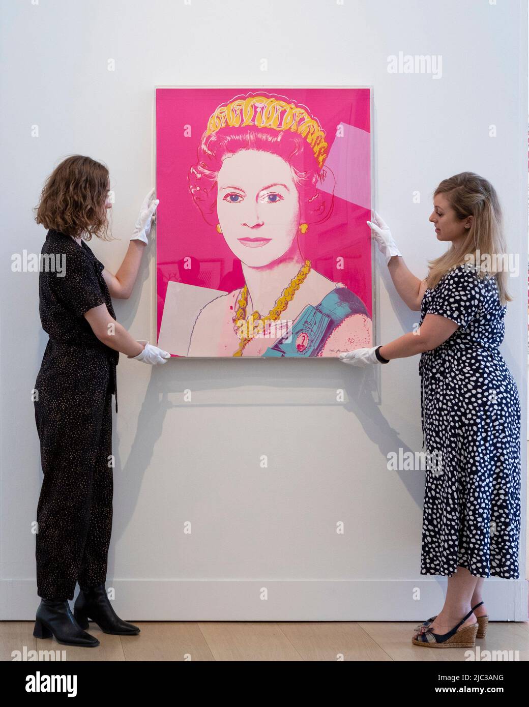 La « reine Elizabeth II du Royaume-Uni » d’Andy Warhol est aujourd’hui en vente à Phillps. Sa valeur est estimée entre £100 000 et 150 000. Incorporation Banque D'Images