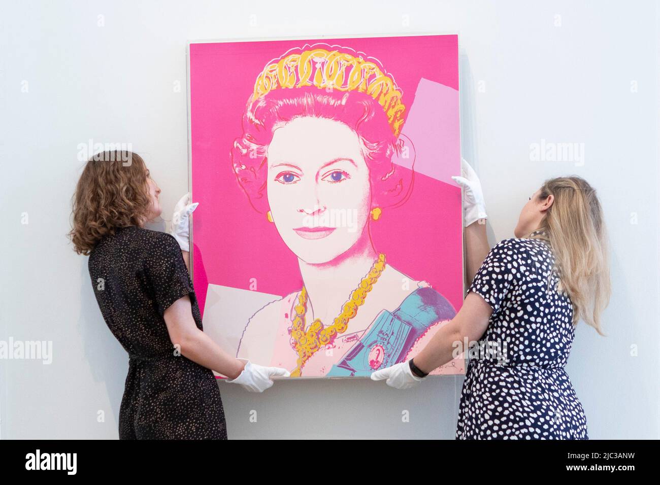 La « reine Elizabeth II du Royaume-Uni » d’Andy Warhol est aujourd’hui en vente à Phillps. Sa valeur est estimée entre £100 000 et 150 000. Incorporation Banque D'Images