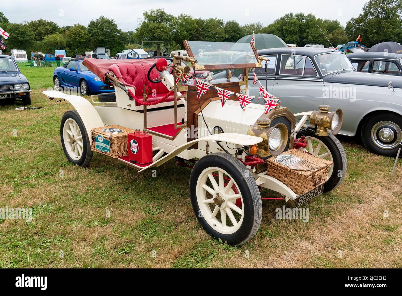 Frome, Somerset, Royaume-Uni - 26 septembre 2021 : une voiture Cabriolet Albany 1974 au Somerset Festival of transport 2021 Banque D'Images