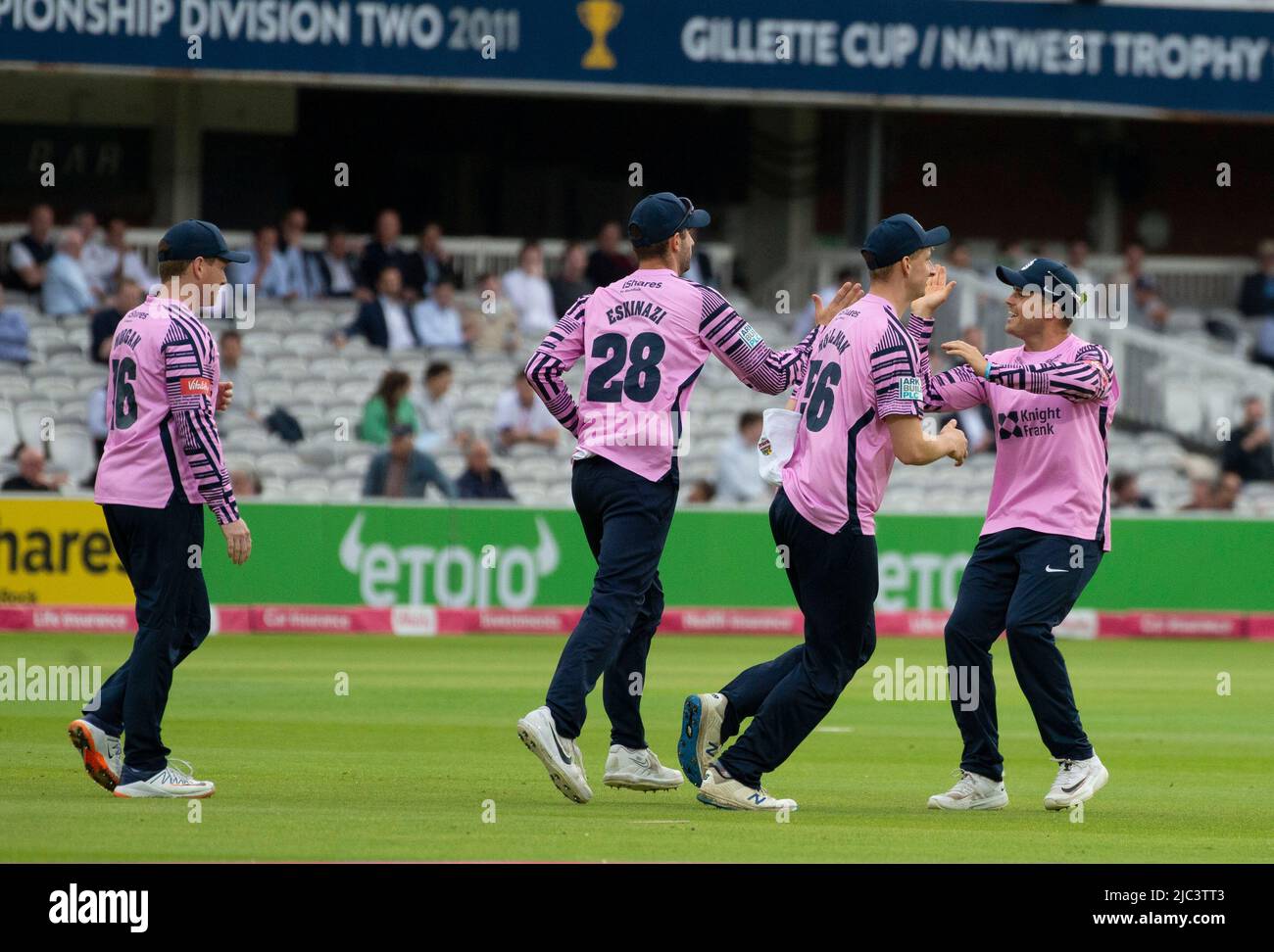 L'équipe de Middlesex célèbre un match de cricket dans le cadre d'un match de Blast de T20 contre Surrey à Lords le 9th juin 2022 Banque D'Images