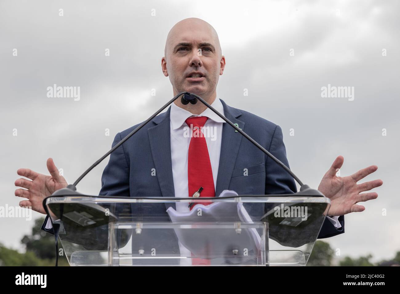 WASHINGTON, D.C. – 18 septembre 2021: Matt Brayrard, directeur exécutif de look Ahead America, s'exprime sur un rallye "Justice pour J6". Banque D'Images
