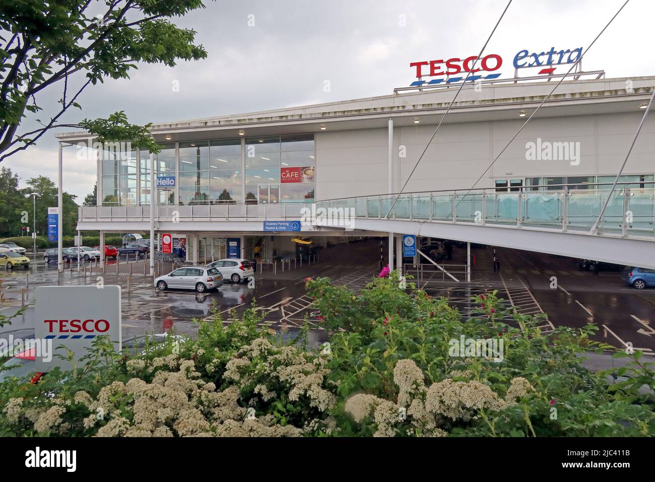 Tesco Extra Superstore, Manor Rd, Altrincham Town, Greater Manchester, Angleterre, ROYAUME-UNI, WA15 9QT Banque D'Images