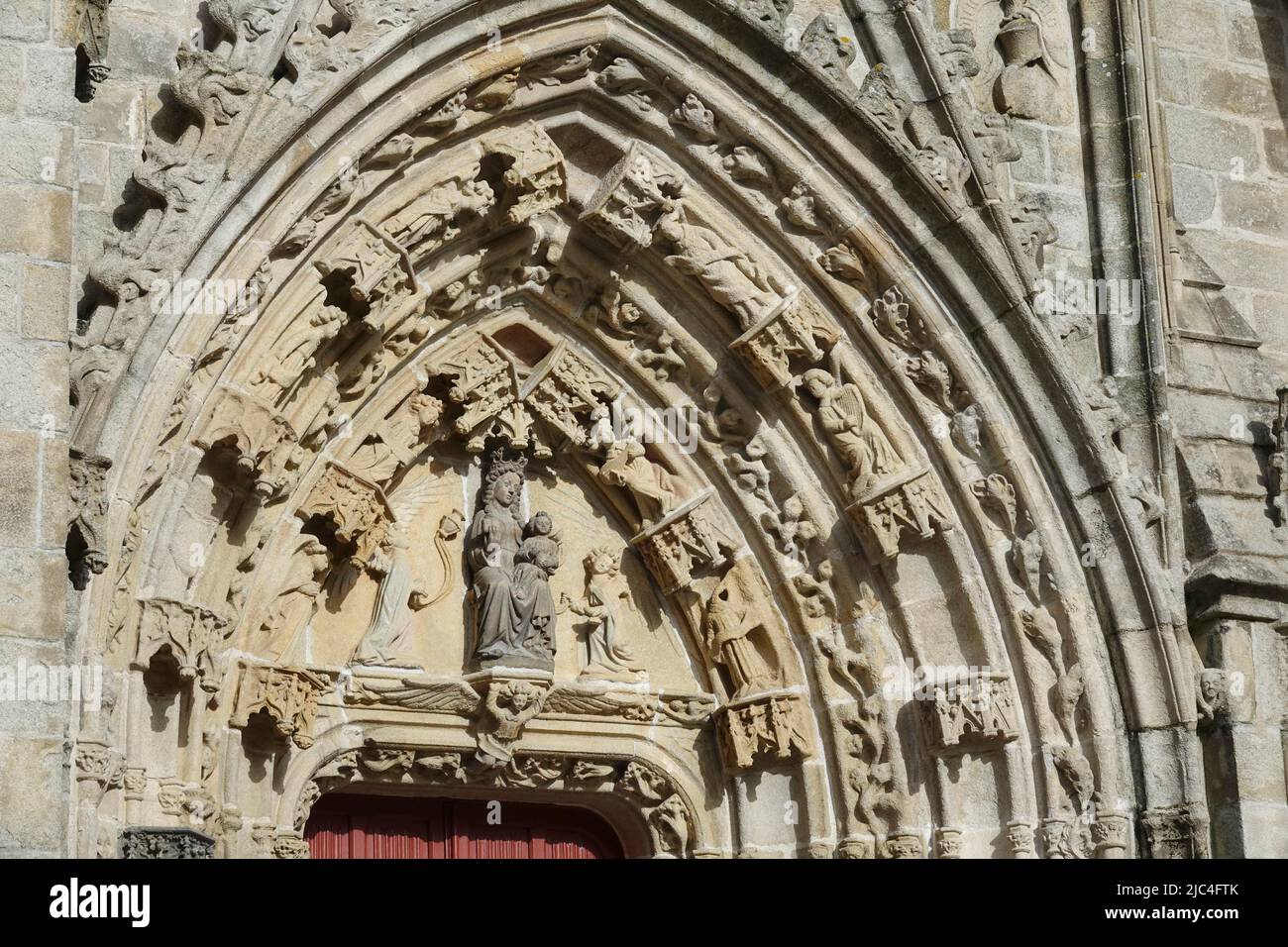 Portail sud Cathédrale gothique Saint-Corentin, vieille ville de Quimper, département du Finistère, région Bretagne, France Banque D'Images
