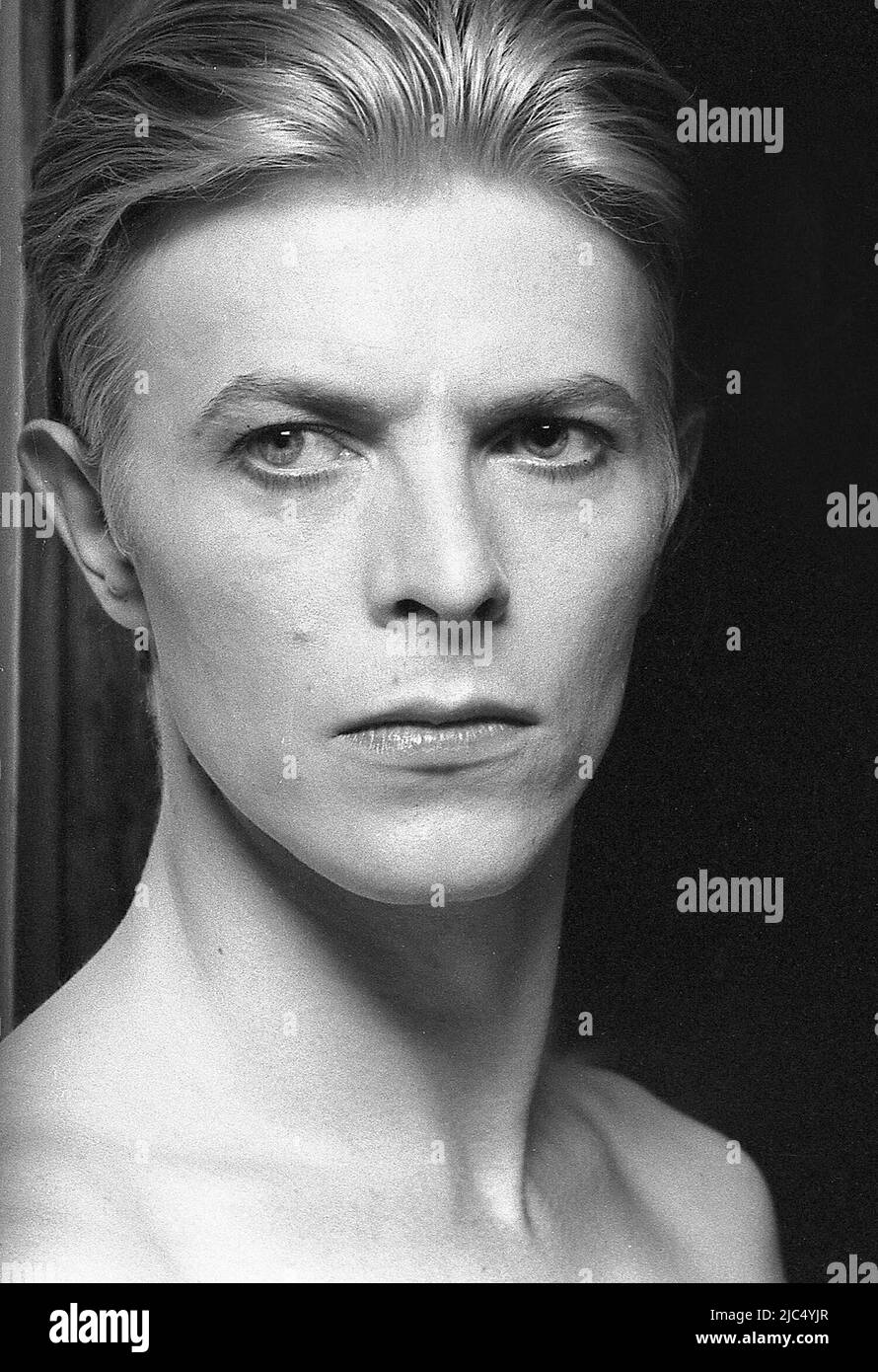 DAVID BOWIE dans DAVID BOWIE: CINQ ANS (2013), dirigé par FRANCIS WHATELY. Crédit: BBC / Album Banque D'Images