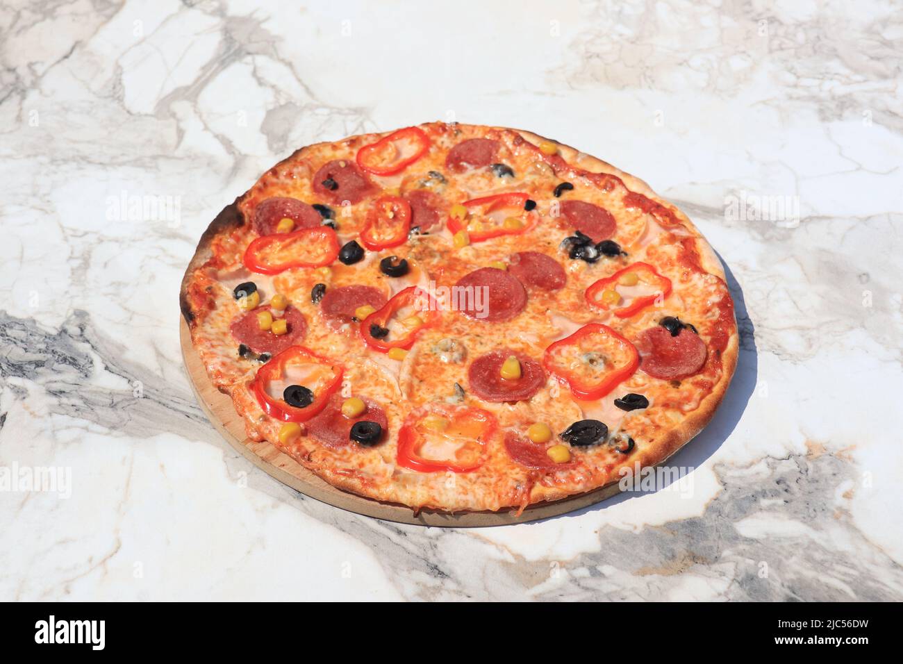 La pizza est un plat d'origine italienne Banque D'Images