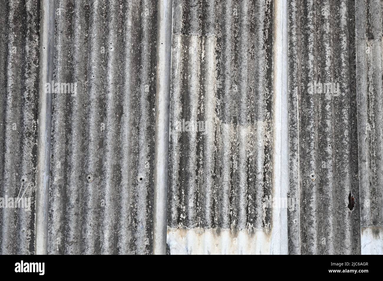 Anciennes feuilles de couverture en ciment d'amiante, toit en amiante — free download