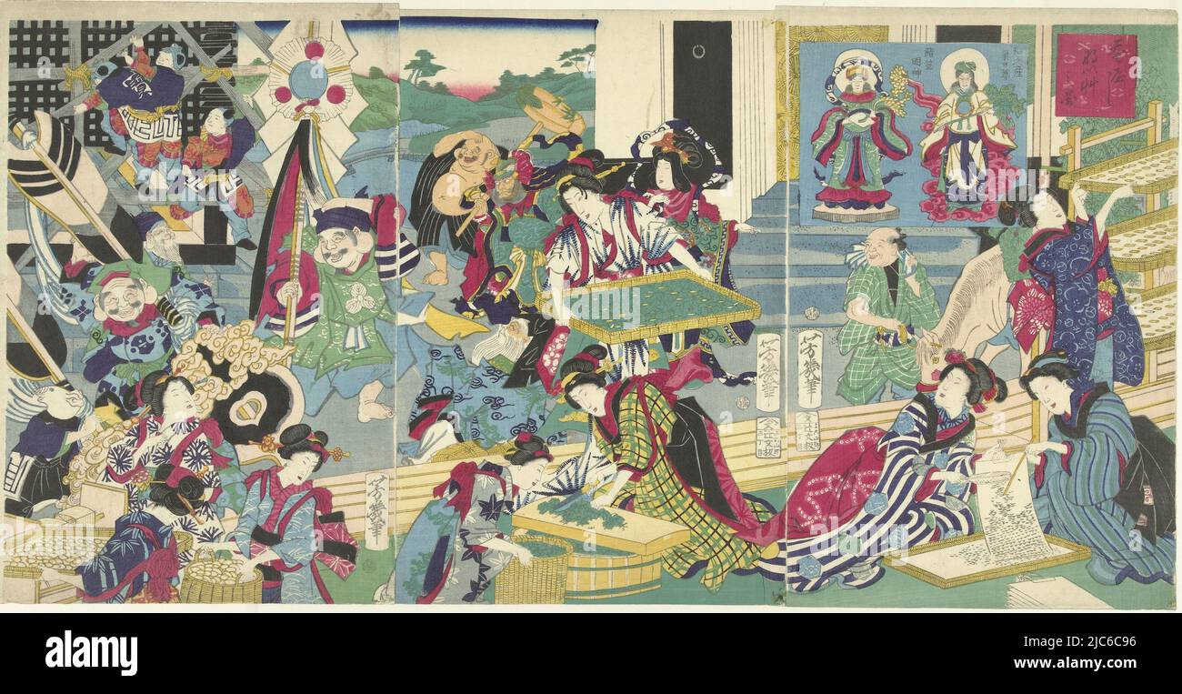Les femmes à diverses étapes du processus de croissance des vers à soie, dans le fond les sept dieux japonais de la fortune. La soie a été un important produit d'exportation pour le Japon pendant cette période et la culture du ver à soie une partie importante de l'économie., les sept dieux de fortune dans la culture des vers à soie, imprimeur: Utagawa Yoshiiku, (mentionné sur objet), éditeur: Tsujiokaya Bunsuke, (mentionné sur objet), Japon, 1875, papier, coupe de bois de couleur, h 359 mm × l 720 mm Banque D'Images