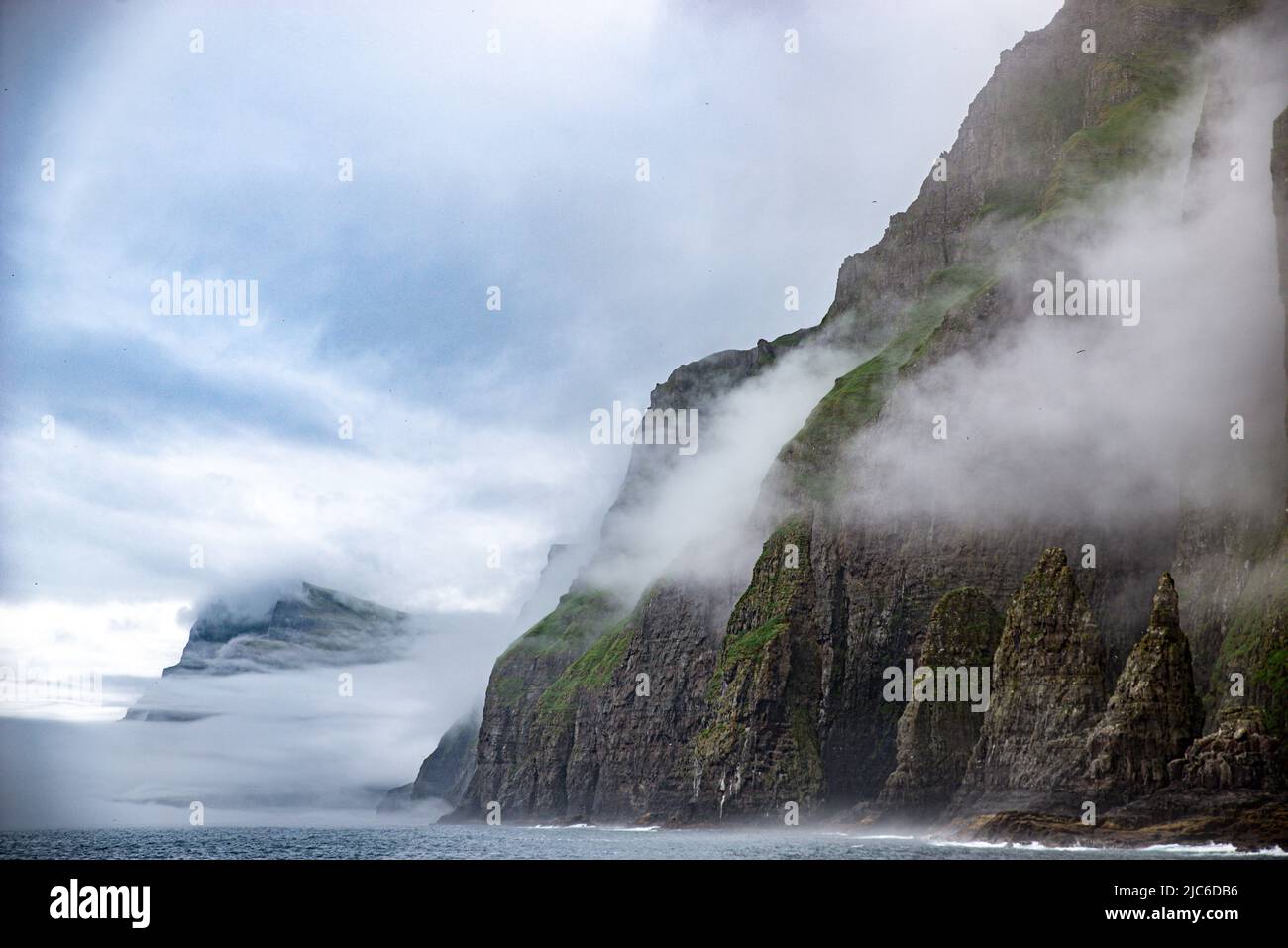 Imposantes falaises de Vestmanna, île de Streymoy, îles Féroé Banque D'Images