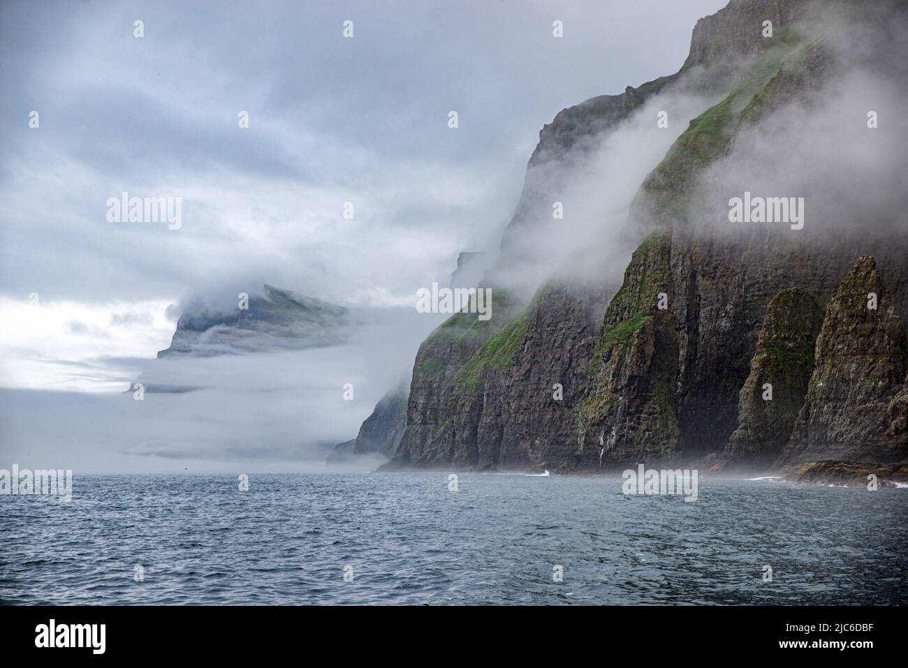Imposantes falaises de Vestmanna, île de Streymoy, îles Féroé Banque D'Images