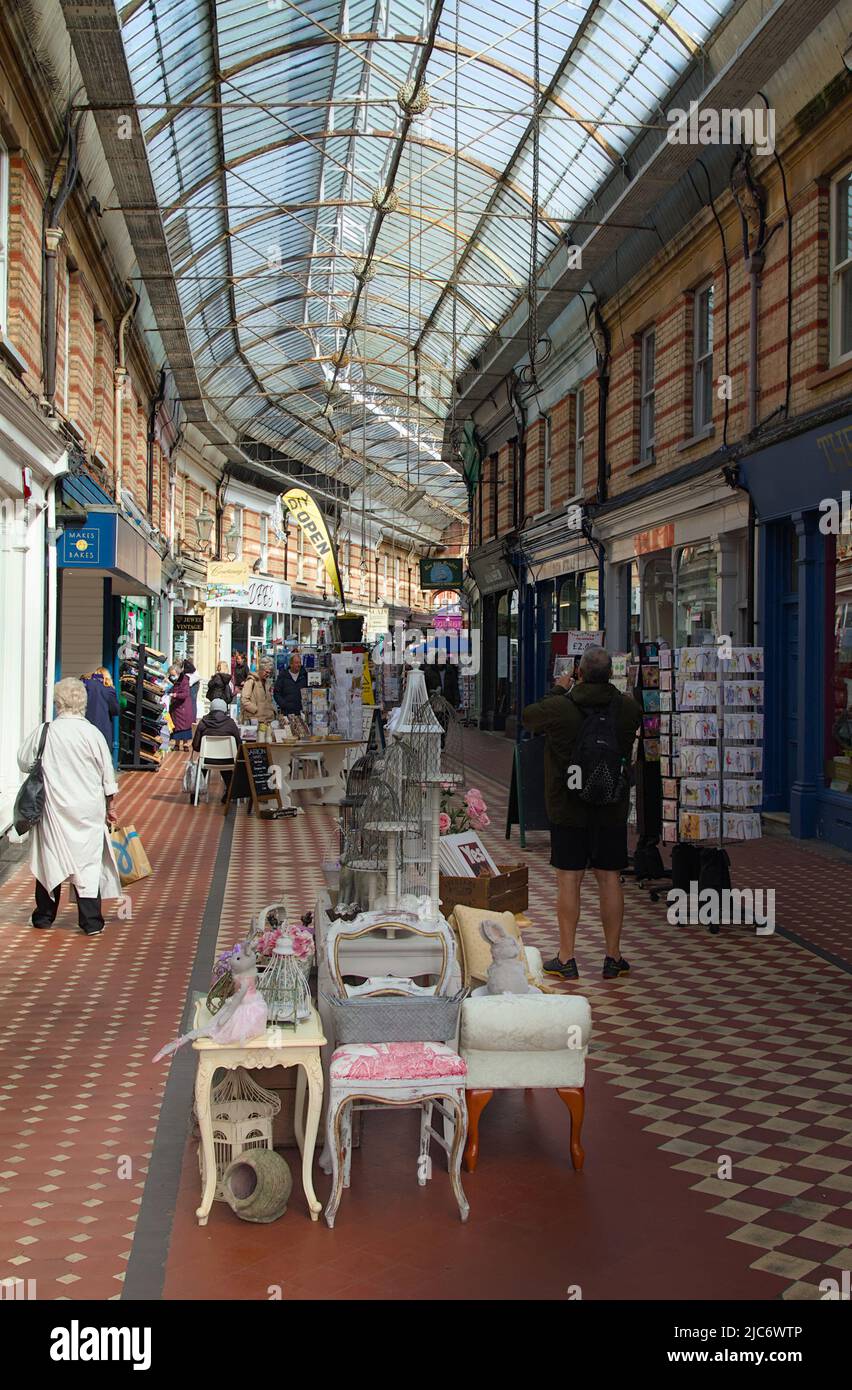 Galerie marchande gothique Westbourne au toit de verre, Bournemouth construite en 1884 par Henry Joy Banque D'Images