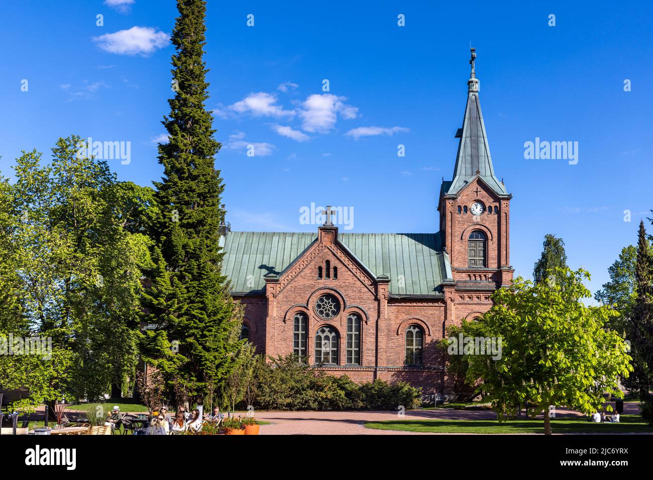 Église de Jyväskylä lors d'une belle journée d'été Banque D'Images