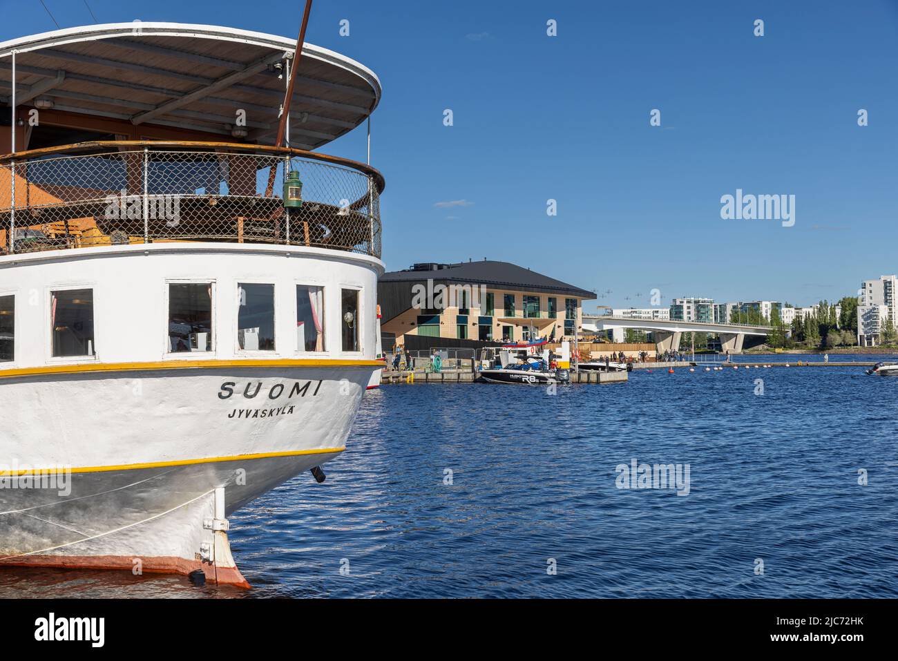 Le front de mer près du lac Jyväsjärvi à Jyväskylä est un endroit populaire à visiter pendant les mois d'été Banque D'Images