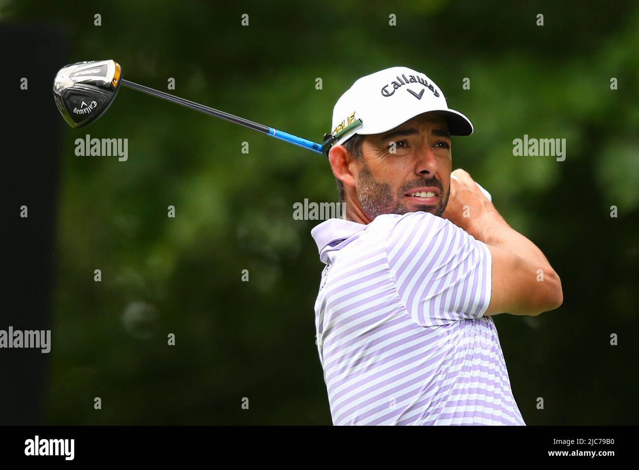 ST ALBANS, ANGLETERRE - 09 JUIN : Pablo Larrazabal d'Espagne débarque sur le 4th trous pendant la première journée du LIV Golf Invitational au Centurion Club sur 9 juin 2022 à St Albans, Angleterre. (Support MB) Banque D'Images