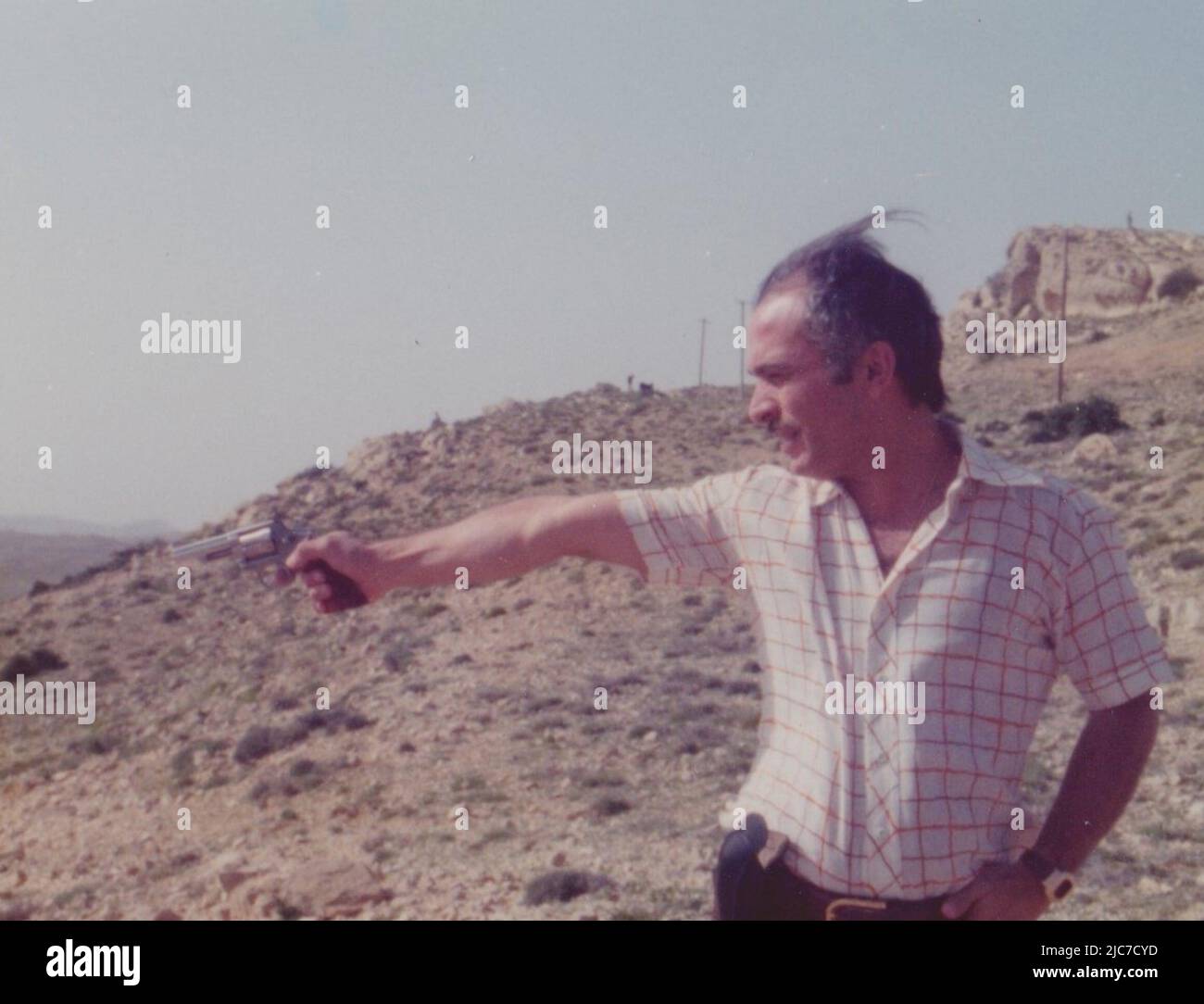 Le roi Hussein de Jordanie, le tournage dans le désert, 1974 Banque D'Images