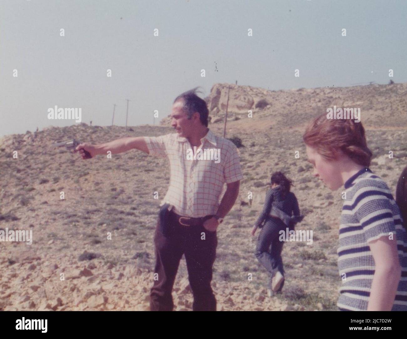 Le roi Hussein de Jordanie, le tournage dans le désert, 1974 Banque D'Images