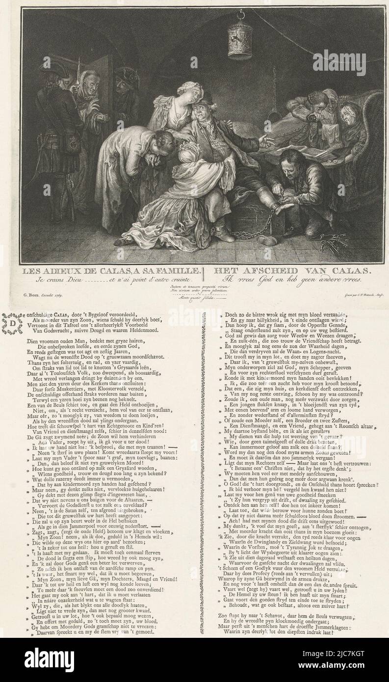 Le marchand français Jean Calas de Toulouse a été faussement accusé du meurtre de Marc Antoine, son fils de 30 ans, en 1761. Calas (calviniste) aurait tué son fils parce qu'il voulait se convertir au catholicisme. En mars 1762, Calas a été mis à mort. Sa famille, dont Voltaire s'est occupé, est en prison ici. Au centre se trouve Calas lui-même. Un homme le retire des manilles pour le conduire à l'échafaudage. À sa gauche se trouvent son deuxième fils et deux filles. A la porte de l'extrême gauche, deux militants laissent entrer un ecclésiaste. À l'extrême droite, la femme de Calas, qui s'est évanouie, est assise sur une chaise Banque D'Images