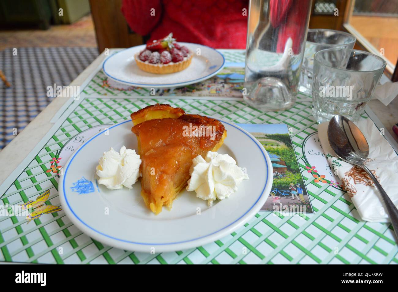 desserts français dans un restaurant Banque D'Images