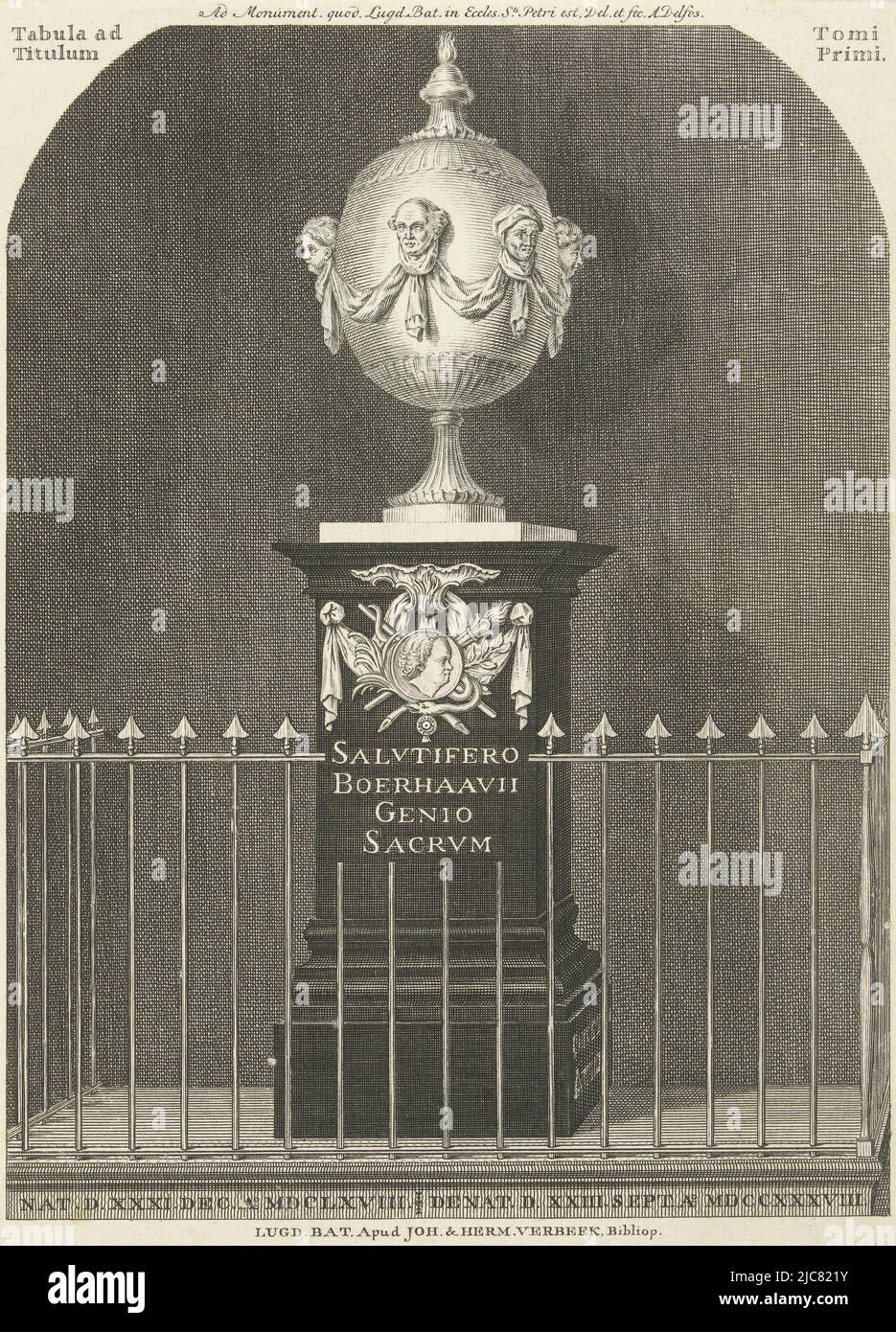 Monument à Herman Boerhaave, sur une colonne derrière une clôture est une urne décorée de petits bustes en relief, dans le Pieterskerk, Leiden, Monument à Herman Boerhaave, imprimeur: Abraham Delfos, (mentionné sur objet), anonyme, éditeur: Johannes & Hermanus Verbeek, Leiden, 1808 - 1820, papier, gravure, h 165 mm × l 218 mm Banque D'Images