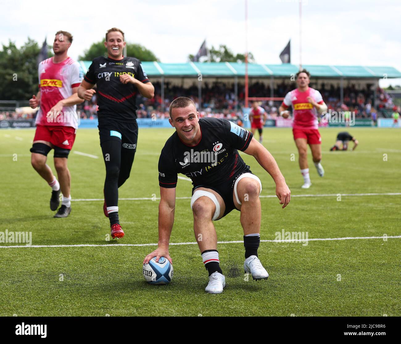 Londres, Royaume-Uni, 11th juin 2022. Ben Earl de Saracens marquant sa troisième tentative lors du match Gallagher Premiership au stade StoneX, Londres. Le crédit photo devrait se lire: David Klein / Sportimage Banque D'Images