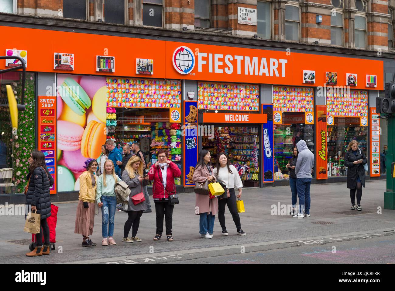 Un magasin American Candy au coin de Tottenham court Road et Oxford Street. Récemment un grand nombre un grand nombre de magasins de bonbons américains ont Banque D'Images