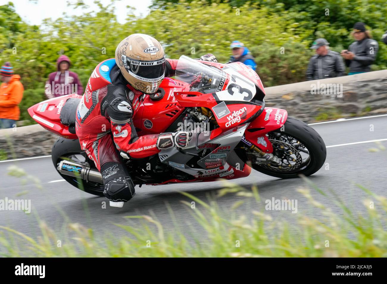 Douglas, Île de Man. 11th juin 2022. Joey Thompson (Honda CBR1000RR-R SP) représentant l'équipe Wilson Craig Racing lors du premier TT de Milwaukee 2022 à l'île de Man, Douglas, île de Man, le 11 juin 2022. Photo de David Horn. Crédit : Prime Media Images/Alamy Live News Banque D'Images