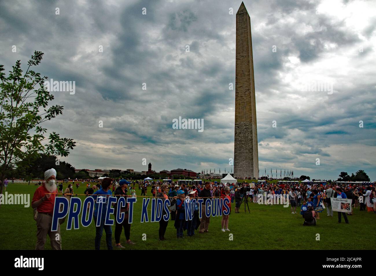 Washington DC, États-Unis. 11th juin 2022. Des manifestants participent à la Marche pour notre vie contre la violence par armes à feu. Actualités en direct KIRK Treakle/Alay. Banque D'Images
