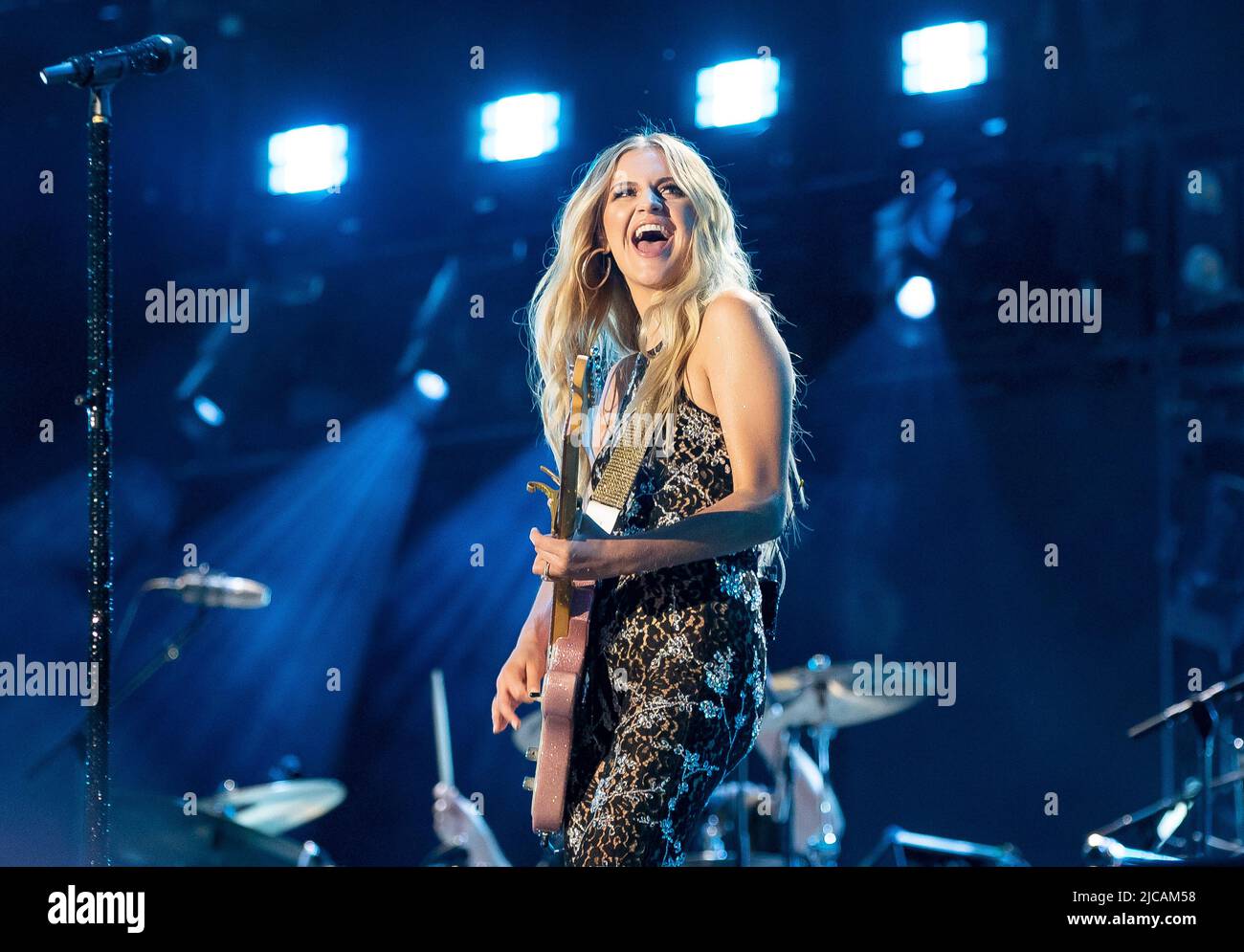 TENNESSEE - 10 JUIN : Kelsea Ballerini se produit au cours du jour 2 du festival CMA Fest 2022 au stade Nissan sur 10 juin 2022 à Nashville, Tennessee. (Photo par Amiee Stubbs/imageSPACE)/Sipa USA Banque D'Images