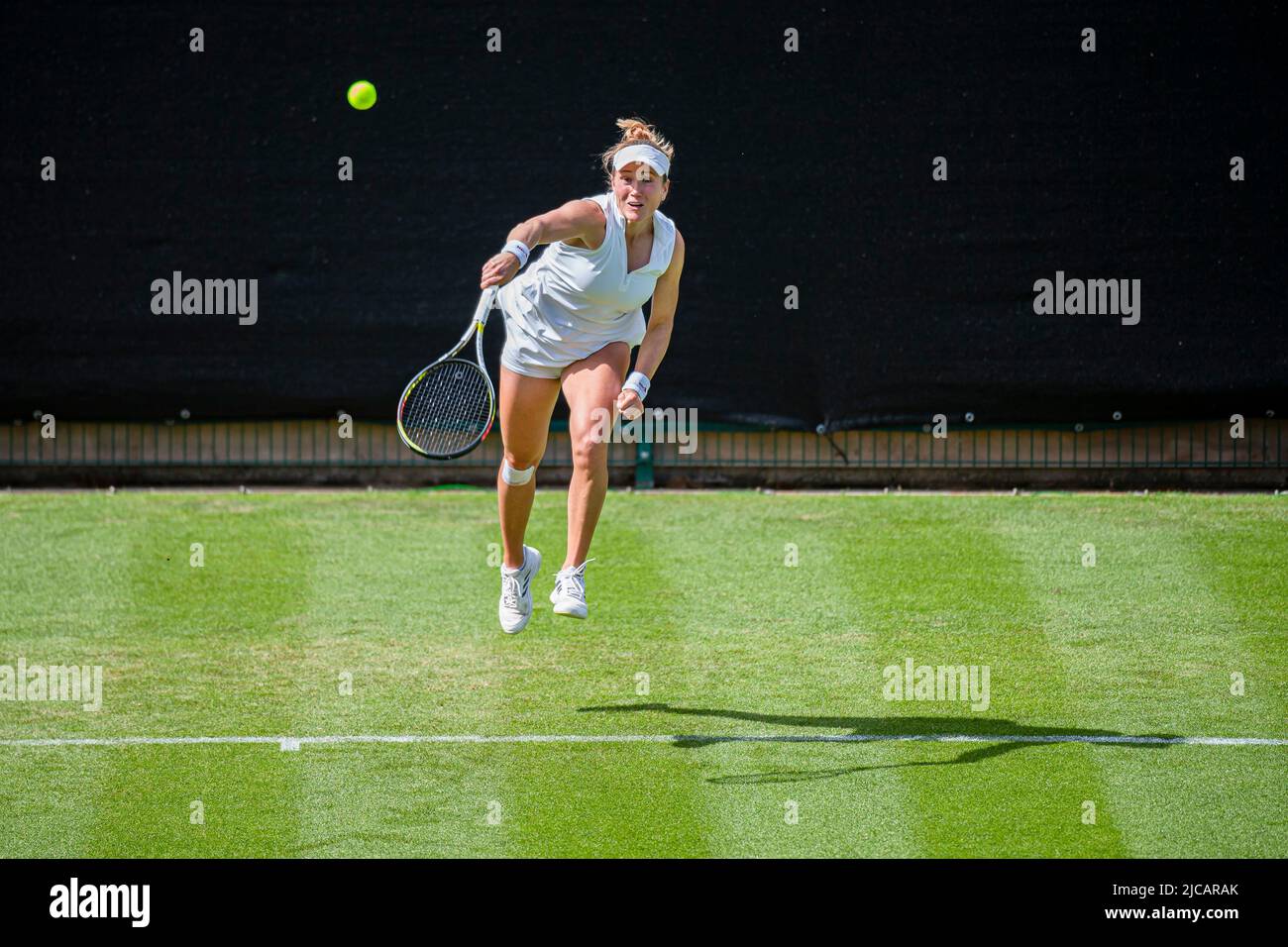 Birmingham, ROYAUME-UNI. 11 juin 2022. Eden Silva (GBR) battit (8) Katazyna Kawa (POL) pendant le spectacle Rothesay Classic Birmingham 2022 au Club du Prieuré d'Edgbaston samedi, 11 juin 2022 à Birmingham, ANGLETERRE. Credit: Taka G Wu/Alay Live News Banque D'Images