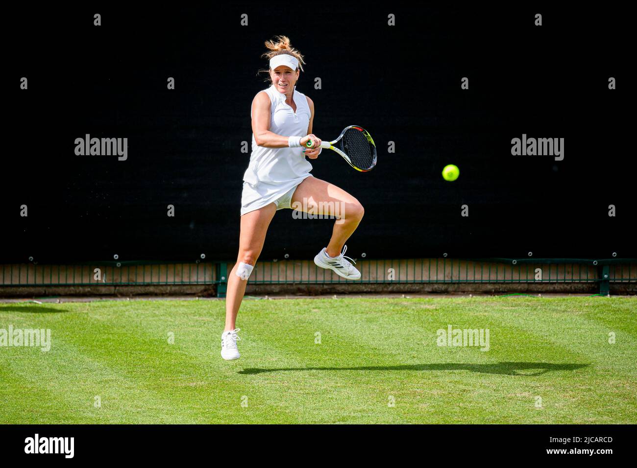 Birmingham, ROYAUME-UNI. 11 juin 2022. Eden Silva (GBR) battit (8) Katazyna Kawa (POL) pendant le spectacle Rothesay Classic Birmingham 2022 au Club du Prieuré d'Edgbaston samedi, 11 juin 2022 à Birmingham, ANGLETERRE. Credit: Taka G Wu/Alay Live News Banque D'Images