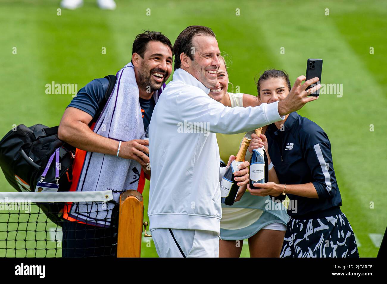 Birmingham, ROYAUME-UNI. 11 juin 2022. Greg Rusedski (GBR) et Sorana Cirstea (ROU) contre Marcos Baghdatis (CYP) et Petra Kvitova (ZCE) ont joué dans le match d'exposition pendant le Rothesay Classic Birmingham 2022 au Club du Prieuré d'Edgbaston samedi, 11 juin 2022 à Birmingham, EN ANGLETERRE. Credit: Taka G Wu/Alay Live News Banque D'Images