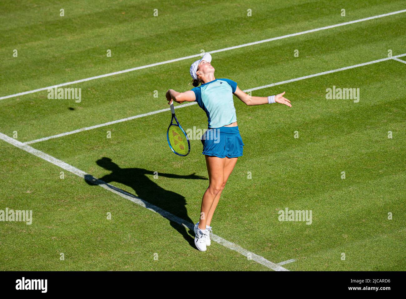 Birmingham, ROYAUME-UNI. 11 juin 2022. Coco Vandewighe des Etats-Unis va Oliva Gadecki de l'Australie Emily Appleton de Grande-Bretagne pendant le match qualifiant le premier jour du Rothesay Classic Birmingham 2022 au Club du Prieuré d'Edgbaston le samedi, 11 juin 2022 à Birmingham, ANGLETERRE. Credit: Taka G Wu/Alay Live News Banque D'Images