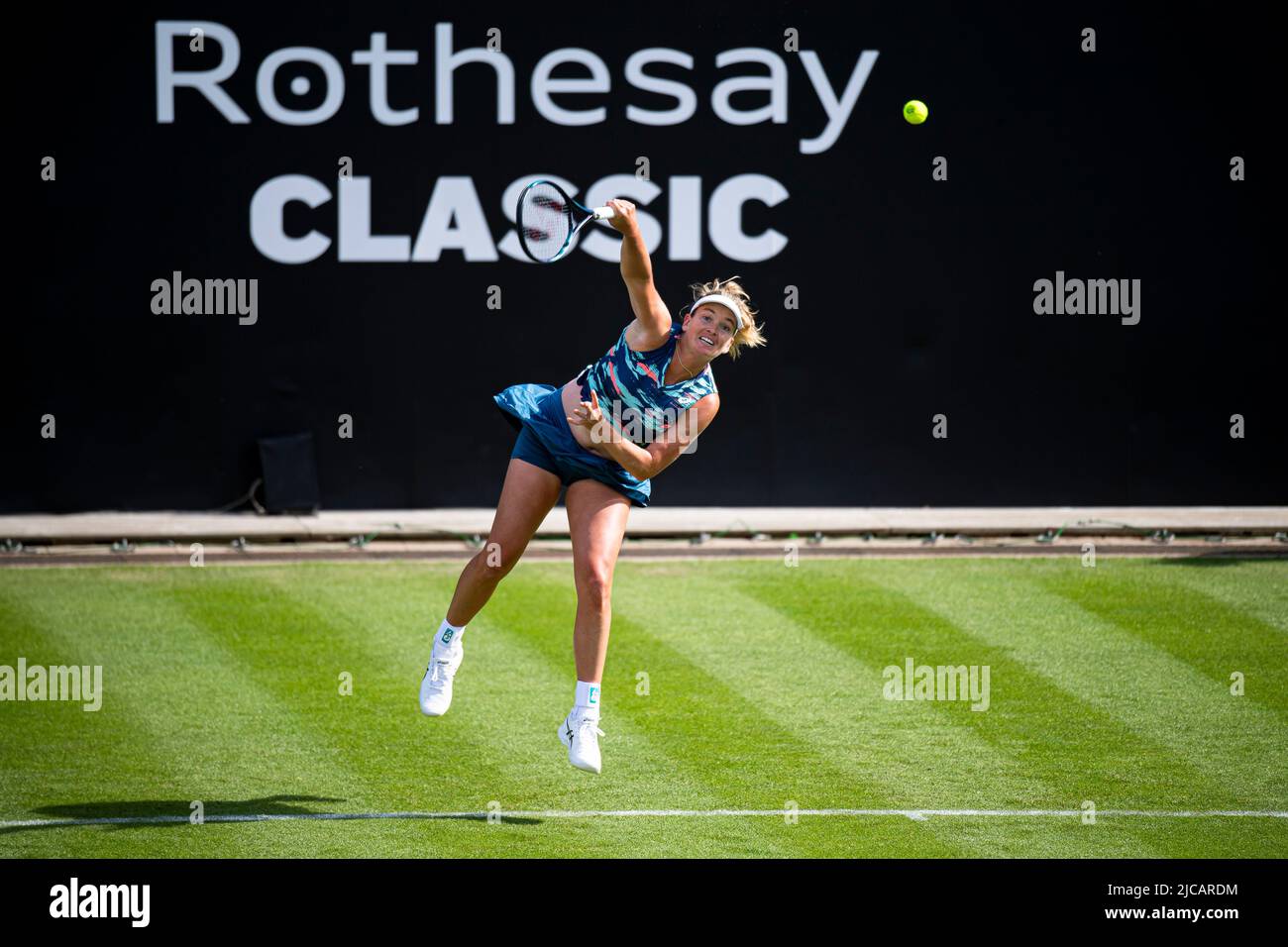 Birmingham, ROYAUME-UNI. 11 juin 2022. Coco Vandewighe des Etats-Unis va Oliva Gadecki de l'Australie Emily Appleton de Grande-Bretagne pendant le match qualifiant le premier jour du Rothesay Classic Birmingham 2022 au Club du Prieuré d'Edgbaston le samedi, 11 juin 2022 à Birmingham, ANGLETERRE. Credit: Taka G Wu/Alay Live News Banque D'Images
