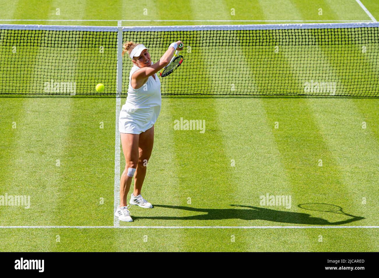 Birmingham, ROYAUME-UNI. 11 juin 2022. Eden Silva (GBR) battit (8) Katazyna Kawa (POL) pendant le spectacle Rothesay Classic Birmingham 2022 au Club du Prieuré d'Edgbaston samedi, 11 juin 2022 à Birmingham, ANGLETERRE. Credit: Taka G Wu/Alay Live News Banque D'Images