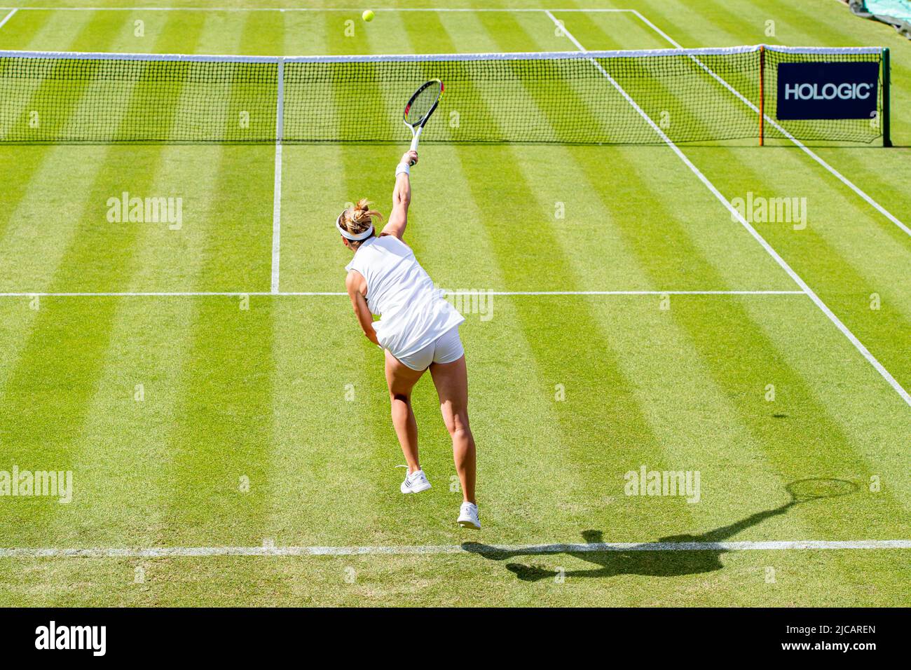 Birmingham, ROYAUME-UNI. 11 juin 2022. Eden Silva (GBR) battit (8) Katazyna Kawa (POL) pendant le spectacle Rothesay Classic Birmingham 2022 au Club du Prieuré d'Edgbaston samedi, 11 juin 2022 à Birmingham, ANGLETERRE. Credit: Taka G Wu/Alay Live News Banque D'Images