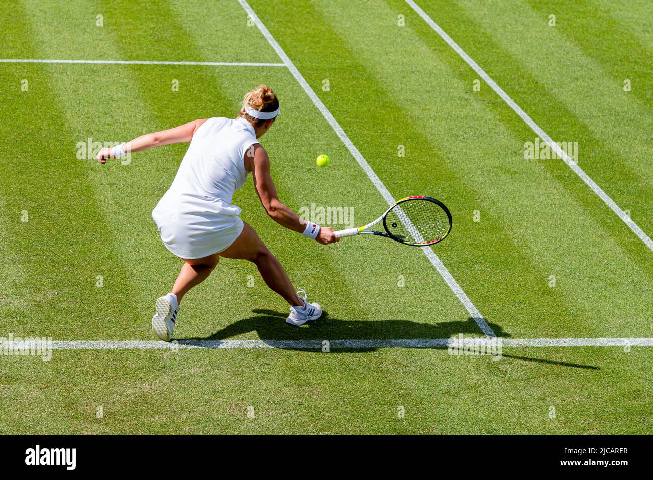 Birmingham, ROYAUME-UNI. 11 juin 2022. Eden Silva (GBR) battit (8) Katazyna Kawa (POL) pendant le spectacle Rothesay Classic Birmingham 2022 au Club du Prieuré d'Edgbaston samedi, 11 juin 2022 à Birmingham, ANGLETERRE. Credit: Taka G Wu/Alay Live News Banque D'Images