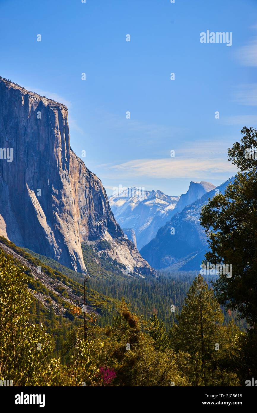 Lumière paisible sur El Capitan à Yosemite depuis tunnel View Banque D'Images