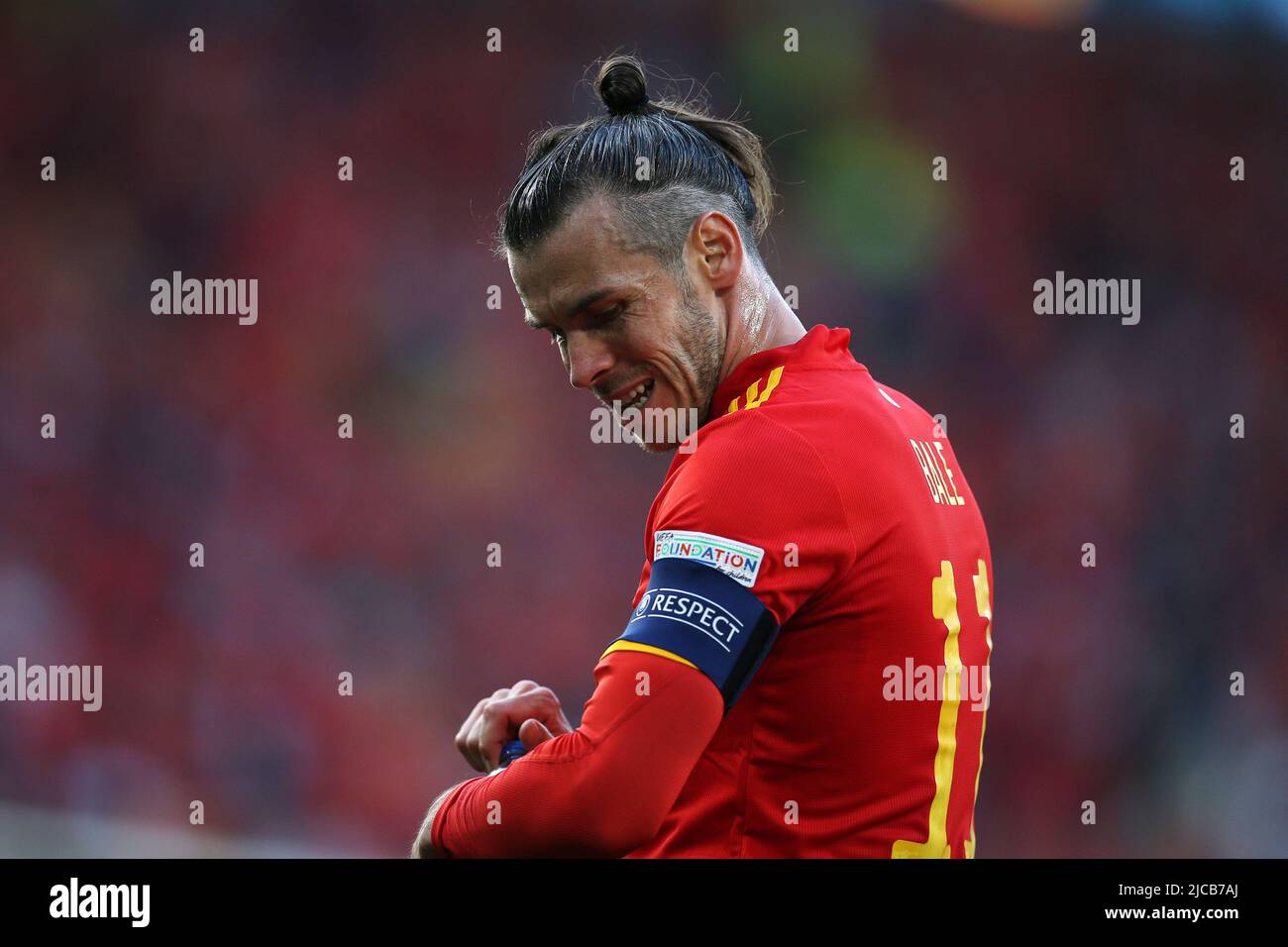 Cardiff, Royaume-Uni. 11th juin 2022. Gareth Bale du pays de Galles regarde dessus. Ligue des Nations de l'UEFA, match du groupe D, pays de Galles contre Belgique au stade de Cardiff, dans le sud du pays de Galles, le samedi 11th juin 2022. Usage éditorial seulement. photo par Andrew Orchard/Andrew Orchard sports Photography/Alay Live News crédit: Andrew Orchard sports Photography/Alay Live News Banque D'Images