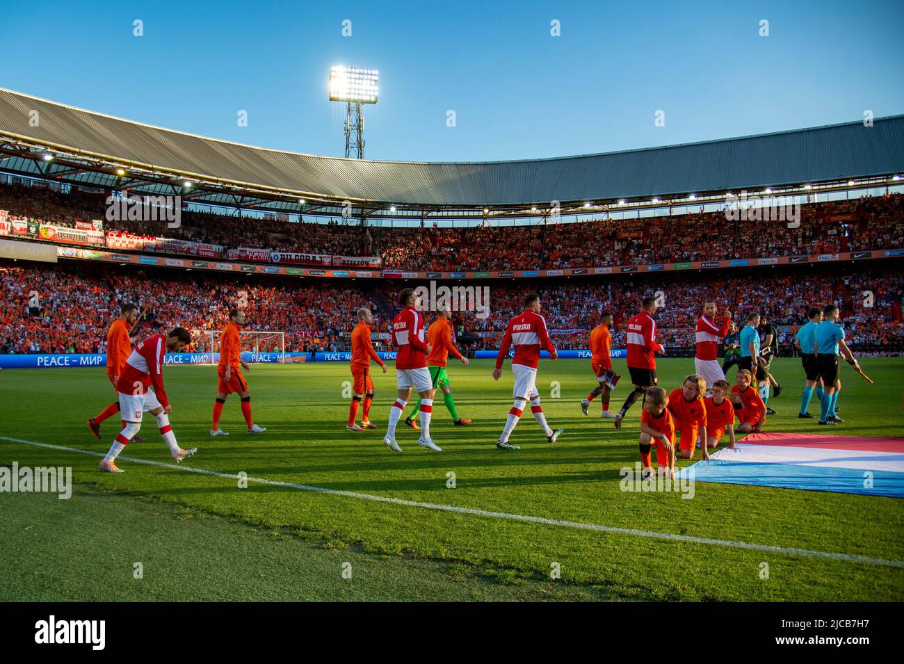 Rotterdam, pays-Bas. 12th juin 2022. Une vue générale du stade Feyenoord lors du match de la Ligue des Nations de l'UEFA, Ligue A, Groupe 4 entre les pays-Bas et la Pologne au stade Feijenoord 'de Kuip' à Rotterdam, pays-Bas sur 11 juin 2022 (photo par Andrew SURMA/ Credit: SIPA USA/Alay Live News Banque D'Images