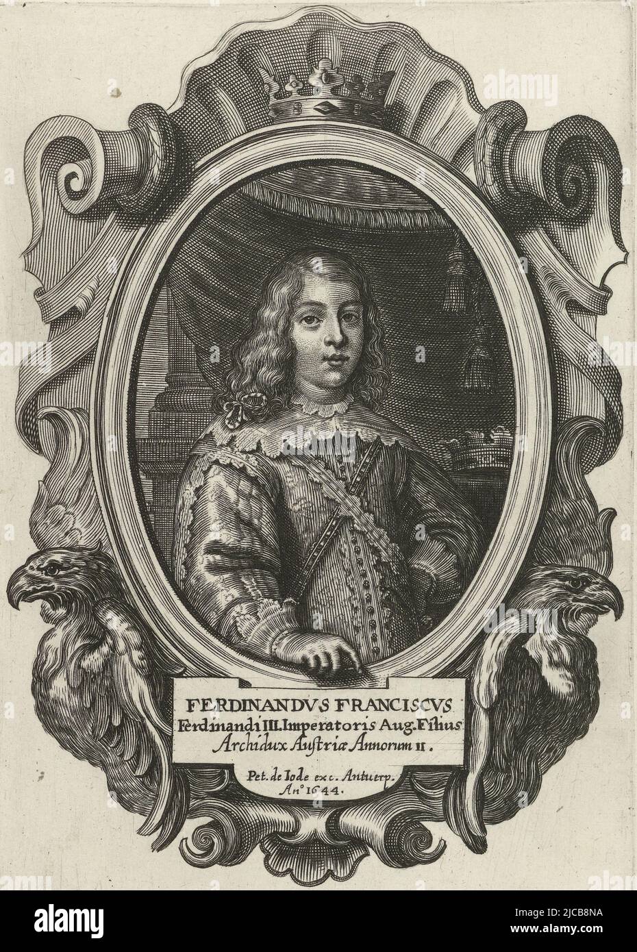 Portrait de Ferdinand François Ferdinand IV, roi de Hongrie, de Bohême et du Saint Empire romain, Fils aîné de l'empereur Ferdinand III, il tient sa main gauche sur le côté et, avec sa main droite, il pointe vers le cadre ci-dessous en arrière-plan une couronne le portrait est encadré dans un ovale dans une cartouche avec des aigles et une couronne dans le cadre, Une légende de trois lignes en latin, Portrait de Ferdinand IV, Roi de Hongrie, Bohême et le Saint Empire romain Théâtre des évêques, des Empereurs, des Rois, des Ducs, des Princes, Etc Theatrum pontificum, imperatorum, regum, ducum, principum, Etc , éditeur: Pieter de Jode (II), ( Banque D'Images