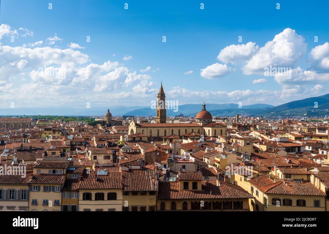 Ville de Florence avec vue sur la basilique du Saint-Esprit Banque D'Images