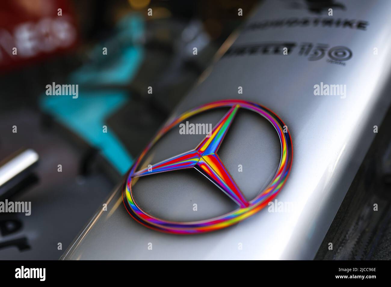 Mercedes AMG F1 Team W13, détail mécanique logo arc-en-ciel lors du Grand Prix d'Azerbaïdjan de Formule 1 2022, 8th tour du Championnat du monde de Formule 1 de la FIA 2022, sur le circuit de la ville de Bakou, de 10 juin à 12, 2022 à Bakou, Azerbaïdjan - photo: DPPI/DPPI/LiveMedia Banque D'Images