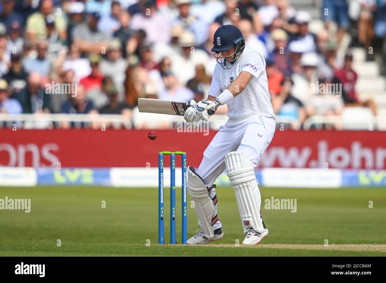 Trent Bridge, Nottingham, Royaume-Uni. 12th juin 2022. Joe Root of England in action Credit: News Images /Alay Live News Banque D'Images