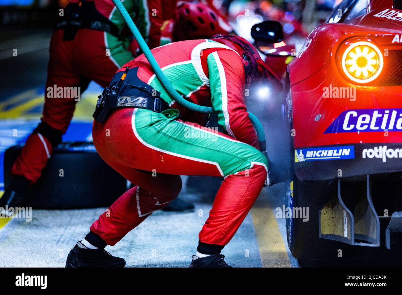 51 PIER GUIDI Alessandro (ita), CALADO James (gbr), SERRA Daniel (BRA), AF Corse, Ferrari 488 GTE EVO, mécanicien, mécanique pendant les 2022 24 heures du Mans, 3rd tour du Championnat du monde d'endurance FIA 2022, sur le circuit de la Sarthe, de 11 juin à 12, 2022 au Mans, France - photo: Joao Filipe/DPPI/LiveMedia Banque D'Images