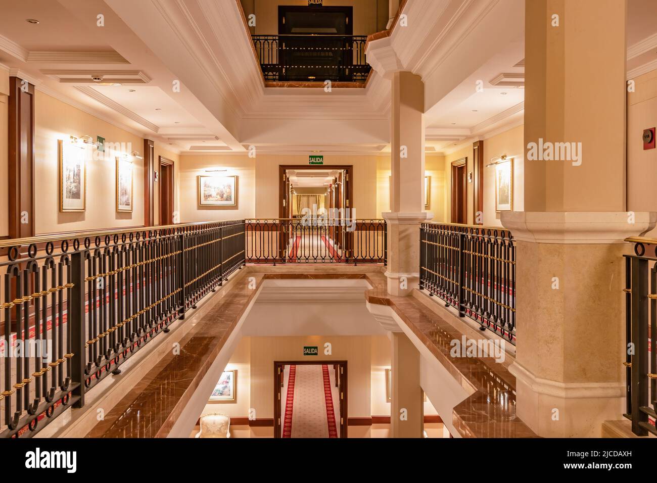 Ségovie, Espagne - 08 octobre 2017: Couloir d'un hôtel de luxe quatre étoiles Banque D'Images