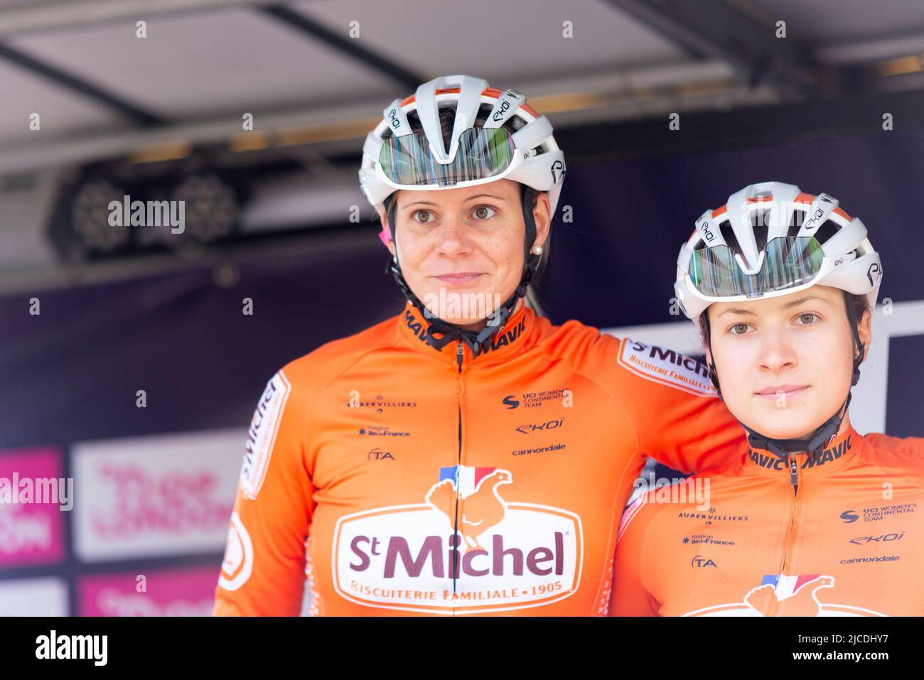 Elodie le bail, Margot Pompanon cyclistes de l'équipe St Michel Auber93 NOUS à la course cycliste féminine d'élite RideLondon Classique 2022 à Maldon, Essex, Royaume-Uni Banque D'Images Elodie le bail, Margot Pompanon cyclistes de l'équipe St Michel Auber93 NOUS à la course cycliste féminine d'élite RideLondon Classique 2022 à Maldon, Essex, Royaume-Uni Banque D'Images