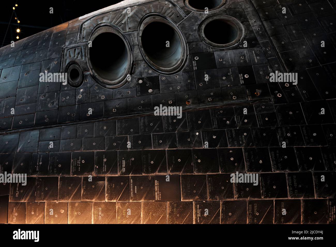 Carreaux de chaleur vus sur la navette spatiale américaine Discovery, Steven F. Udvar-Hazy Centre, en Virginie. Musée de l'air et de l'espace des États-Unis Banque D'Images