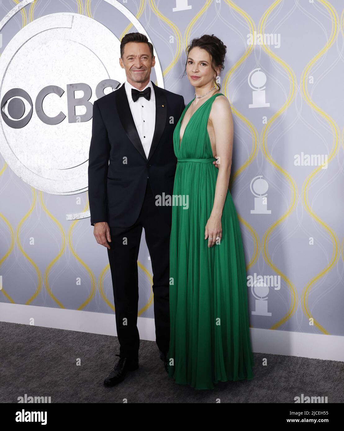 New York, États-Unis. 12th juin 2022. Sutton Foster Hugh Jackman arrive sur le tapis rouge aux Tony Awards annuels 75th au radio City Music Hall de 12 juin 2022 à New York. Photo de John Angelillo/UPI crédit: UPI/Alay Live News Banque D'Images