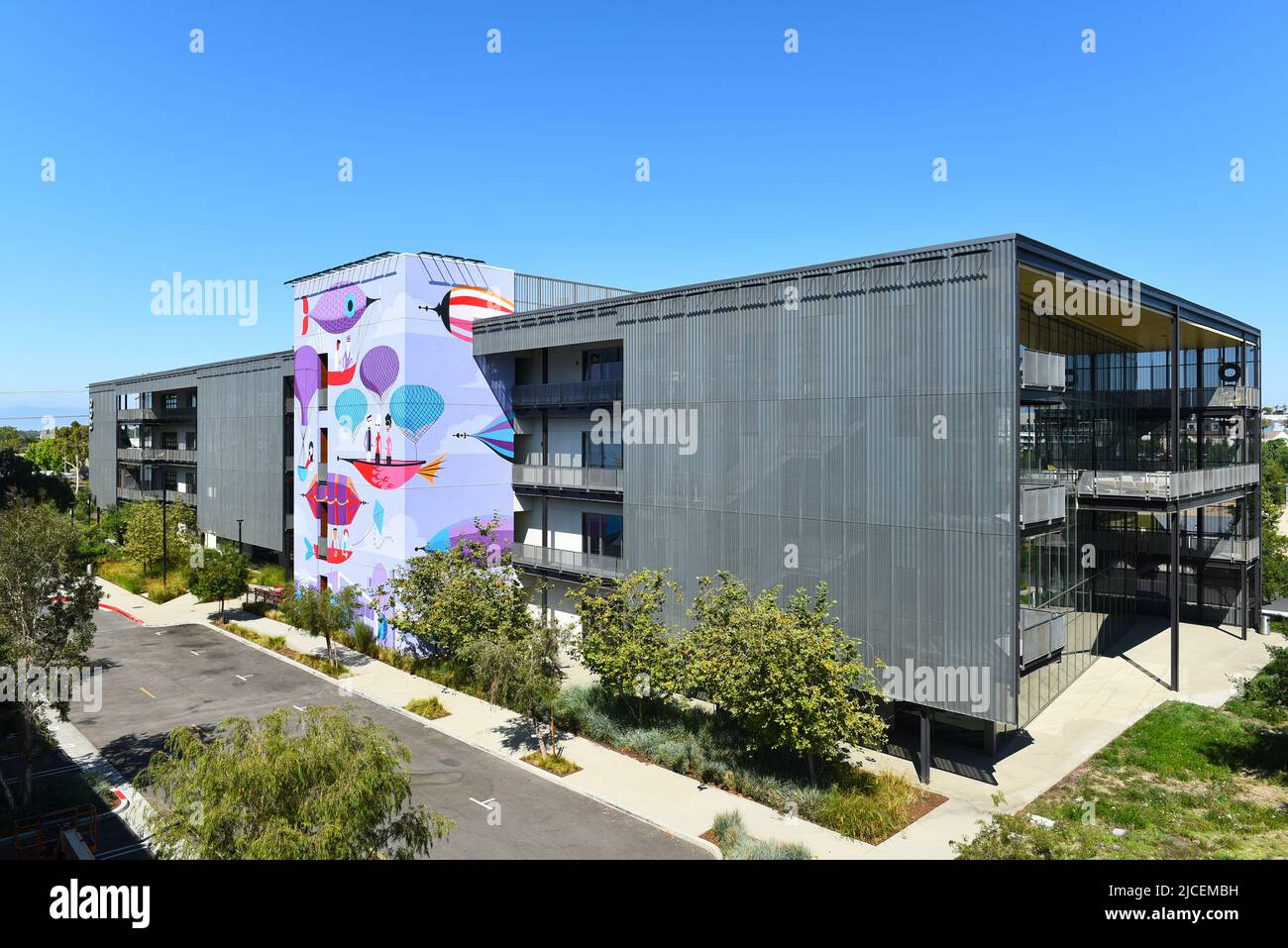TUSTIN, CALIFORNIE - 12 JUIN 2022 : construire sur le campus de vol de Tustin Legacy. Banque D'Images