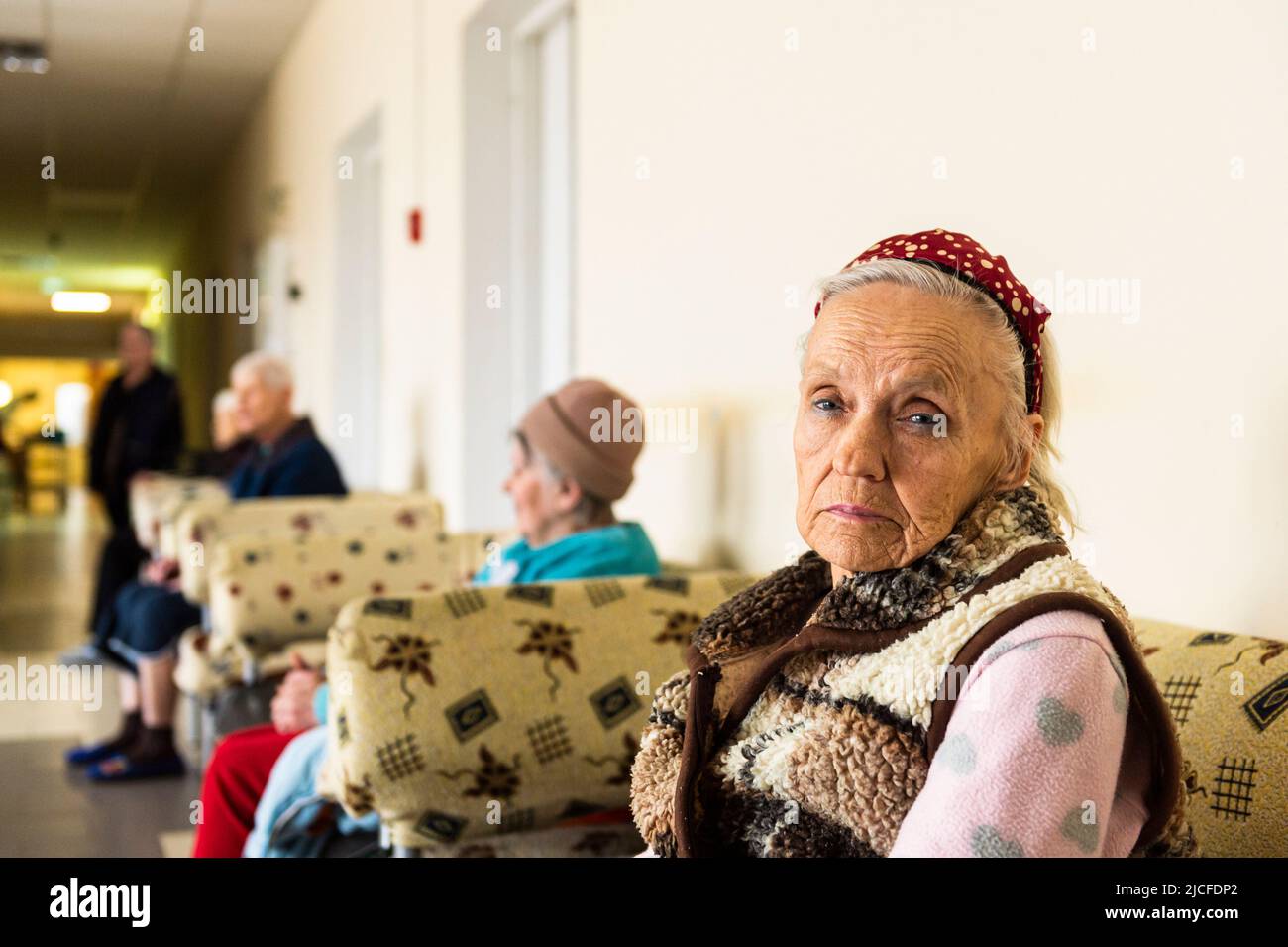 Kiev Maison des anciens combattants, les personnes âgées qui ne peuvent plus s'échapper Banque D'Images