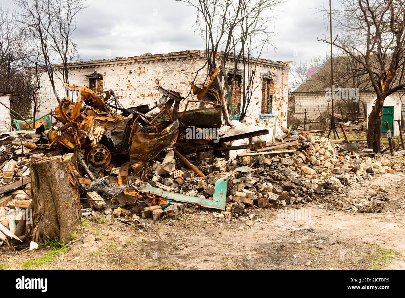 Le village bombardé Andriivka Banque D'Images